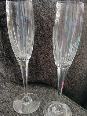 EUC CRYSTAL CHAMPAGNE FLUTES SET OF 2 ELEGANT